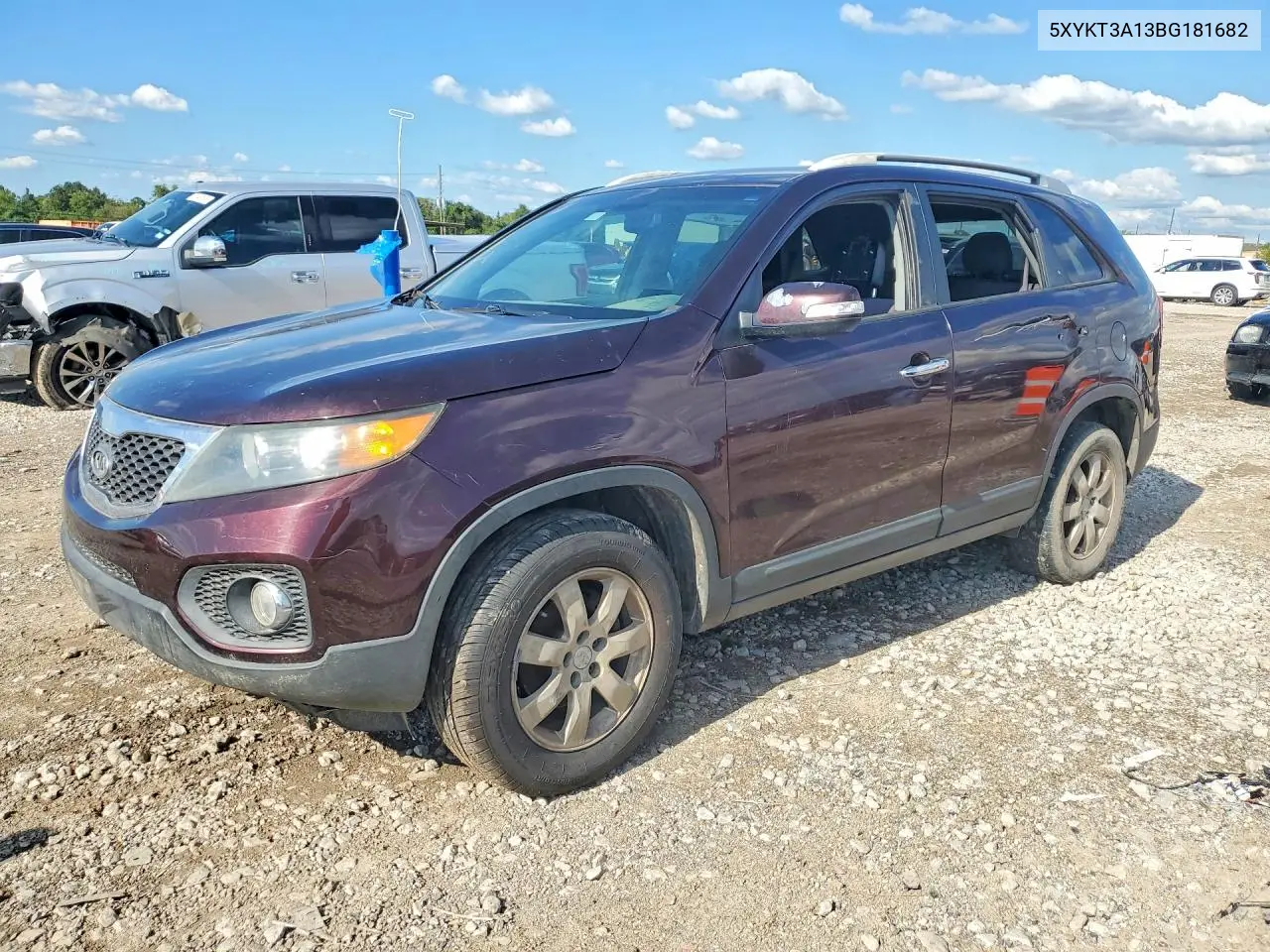 KIA SORENTO 2011, VIN 5XYKT3A13BG181682