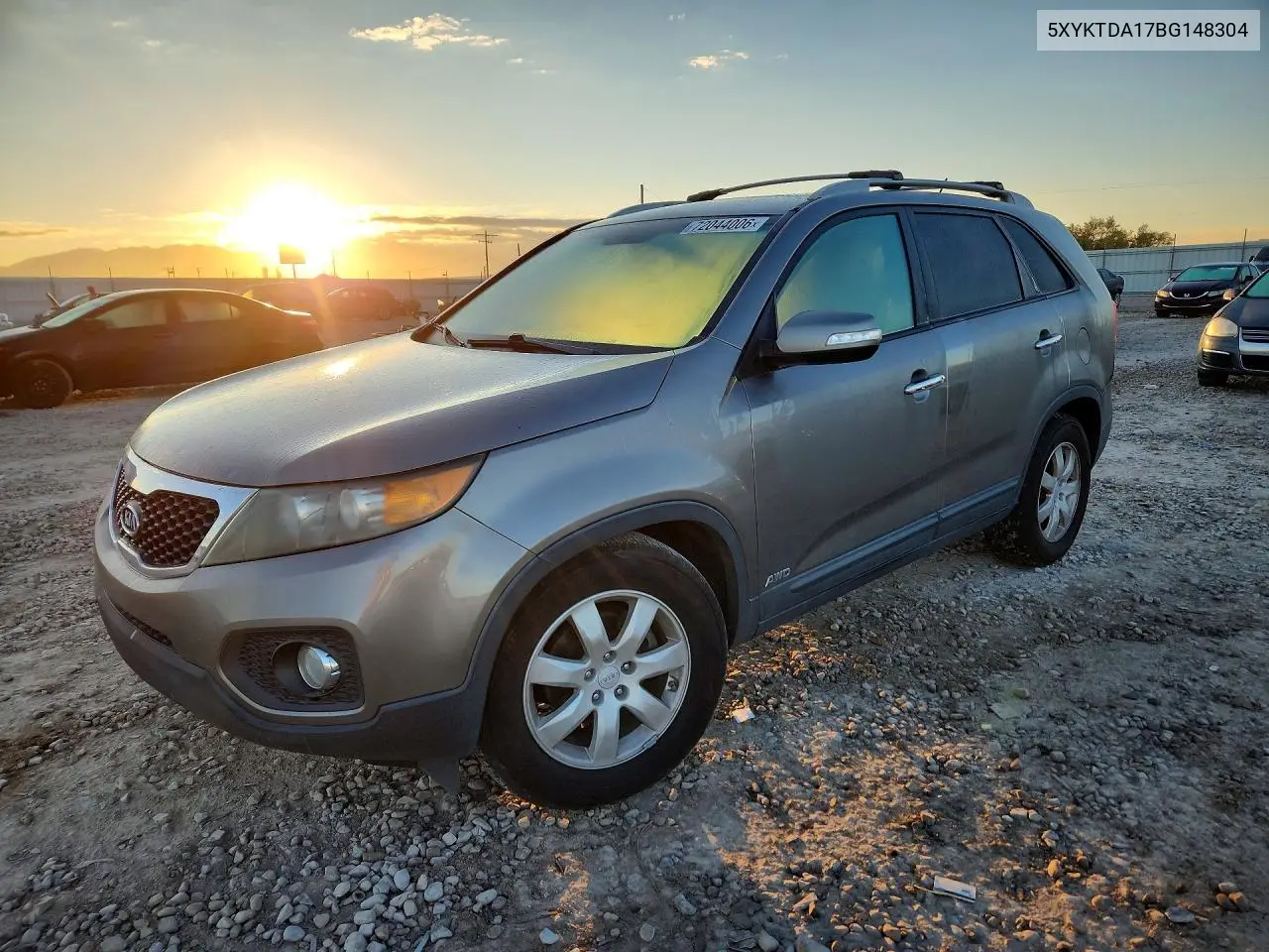 KIA SORENTO 2011, VIN 5XYKTDA17BG148304
