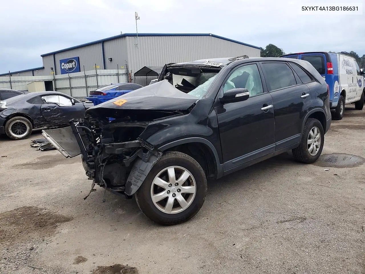 KIA SORENTO 2011, VIN 5XYKT4A13BG186631