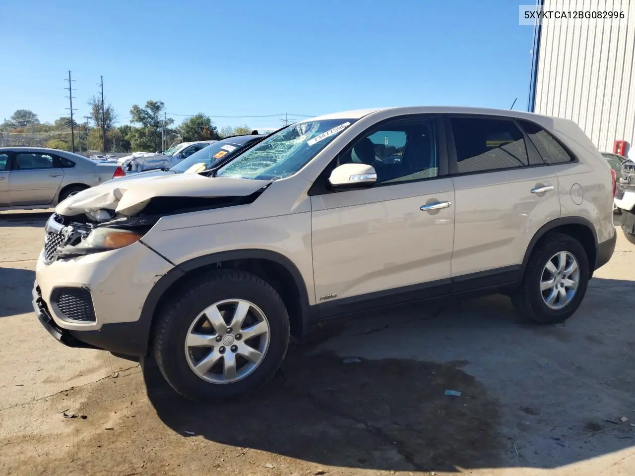 KIA SORENTO 2011, VIN 5XYKTCA12BG082996