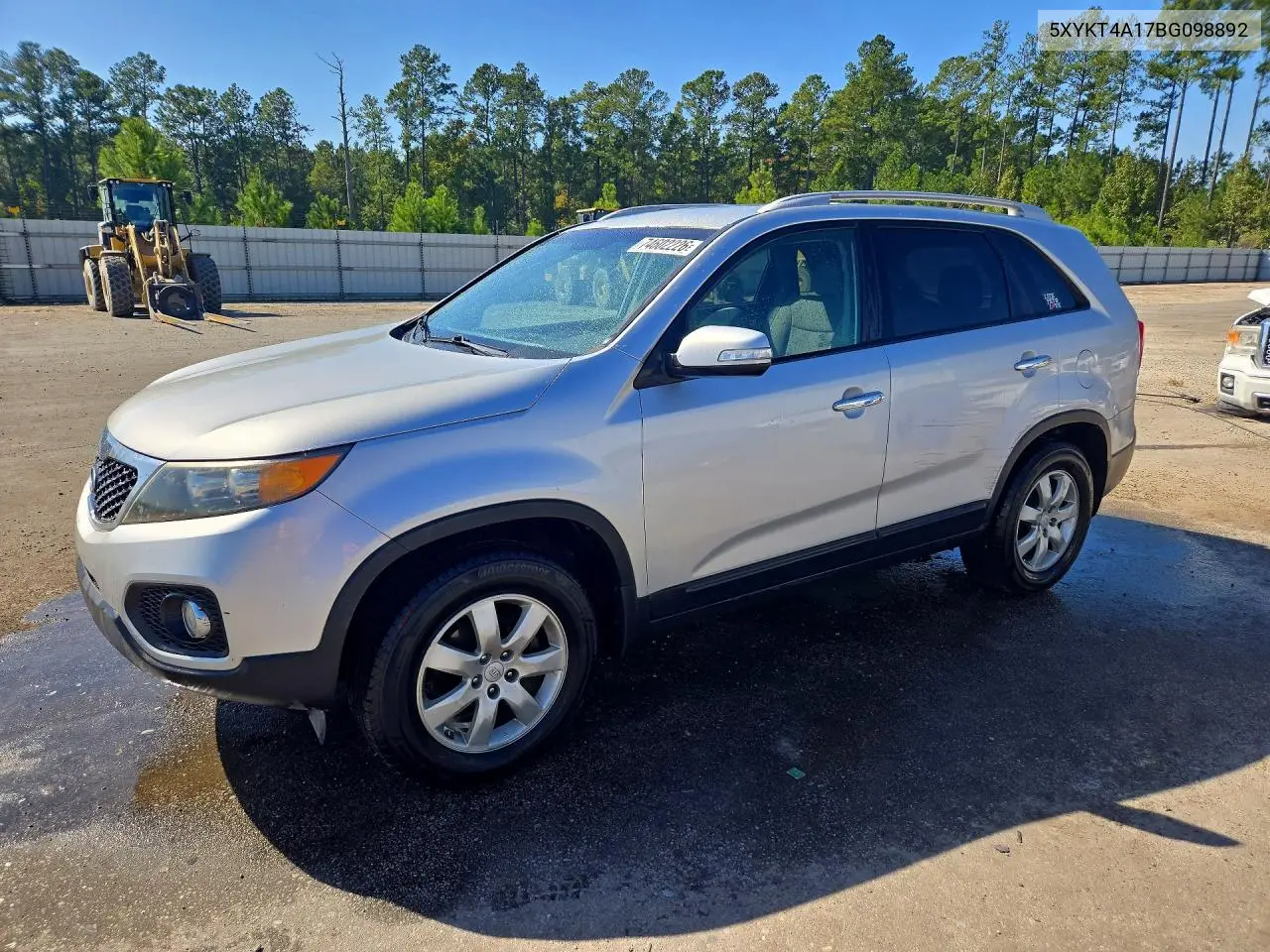 KIA SORENTO 2011, VIN 5XYKT4A17BG098892
