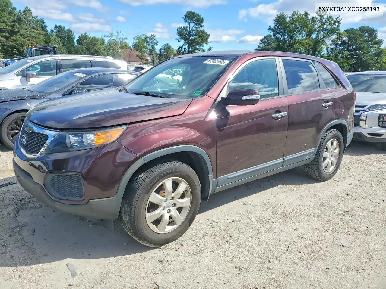 KIA SORENTO 2012, VIN 5XYKT3A1XCG258193