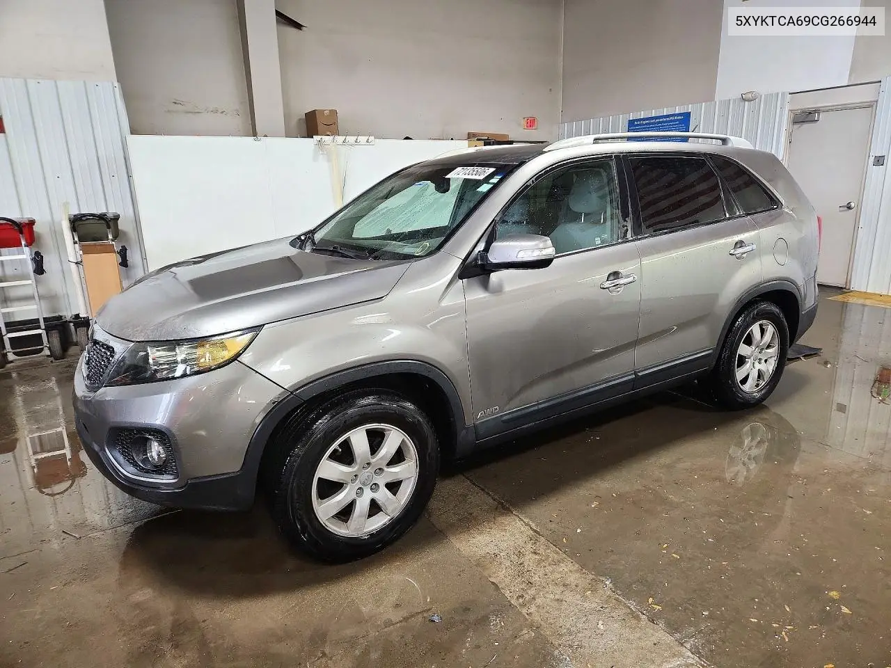 KIA SORENTO 2012, VIN 5XYKTCA69CG266944