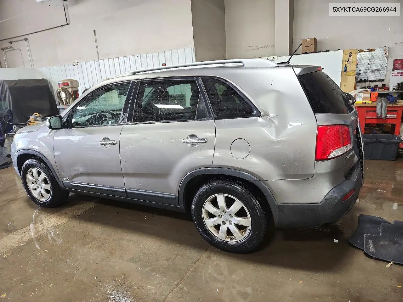 2012 KIA SORENTO VIN 5XYKTCA69CG266944 — фото 2