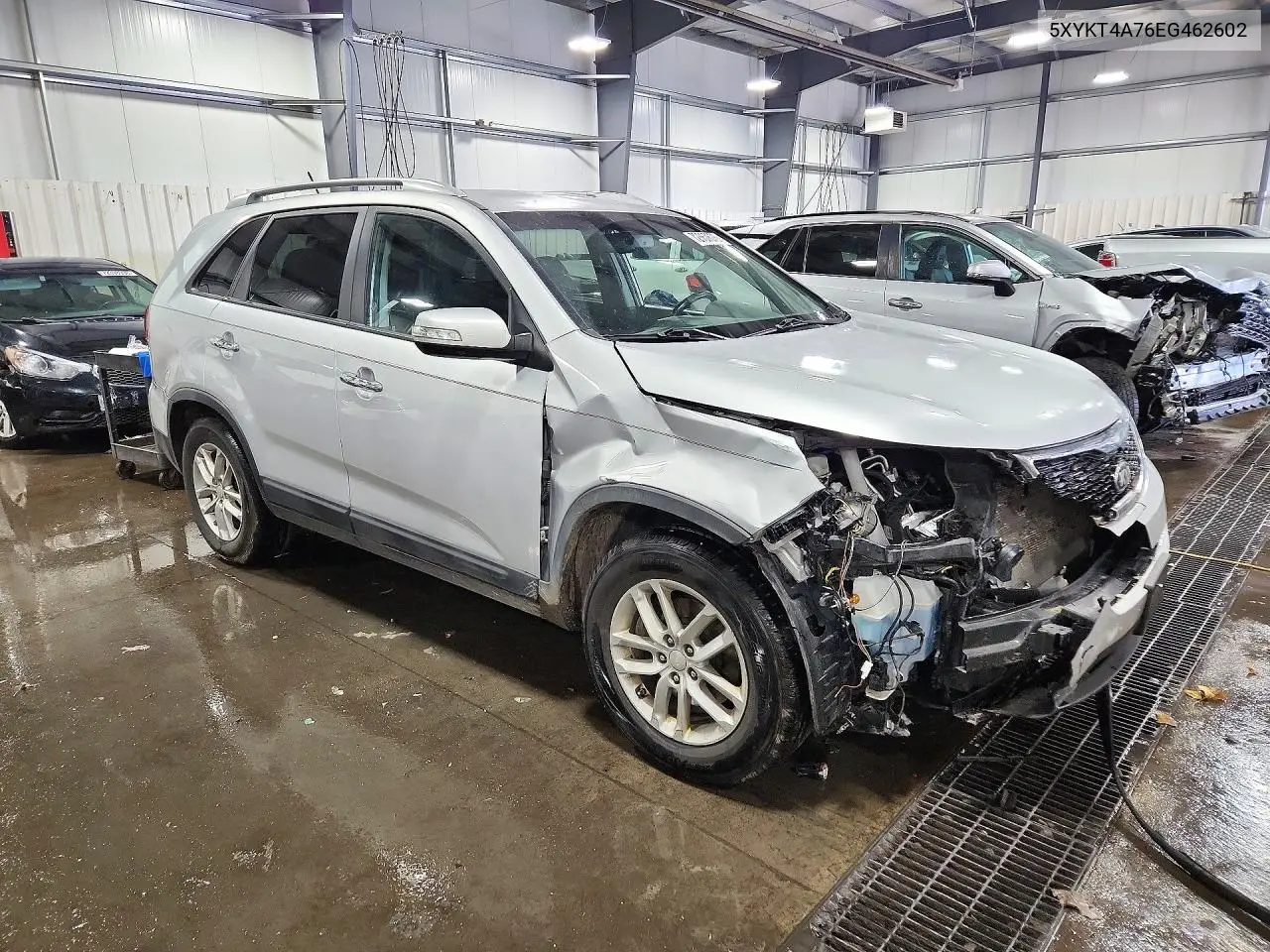 2014 KIA SORENTO VIN 5XYKT4A76EG462602 — фото 4