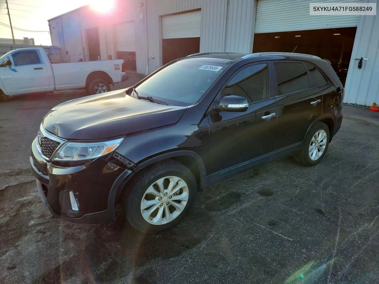 KIA SORENTO 2015, VIN 5XYKU4A71FG588249