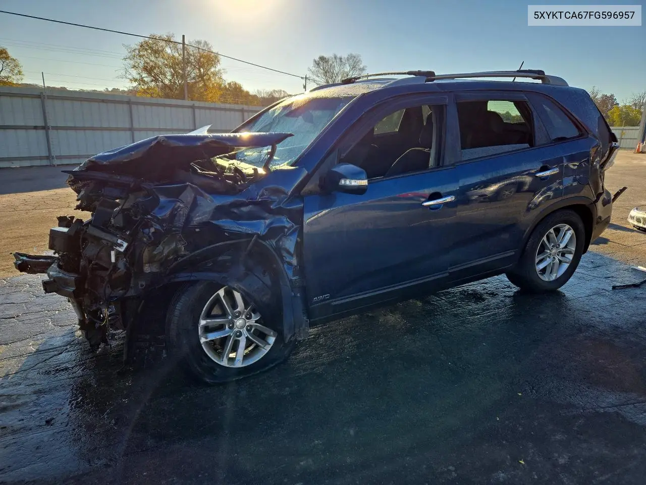 KIA SORENTO 2015, VIN 5XYKTCA67FG596957