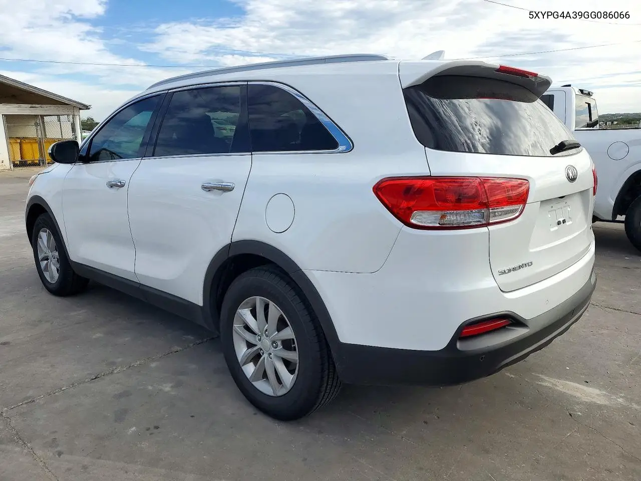 2016 KIA SORENTO VIN 5XYPG4A39GG086066 — фото 2