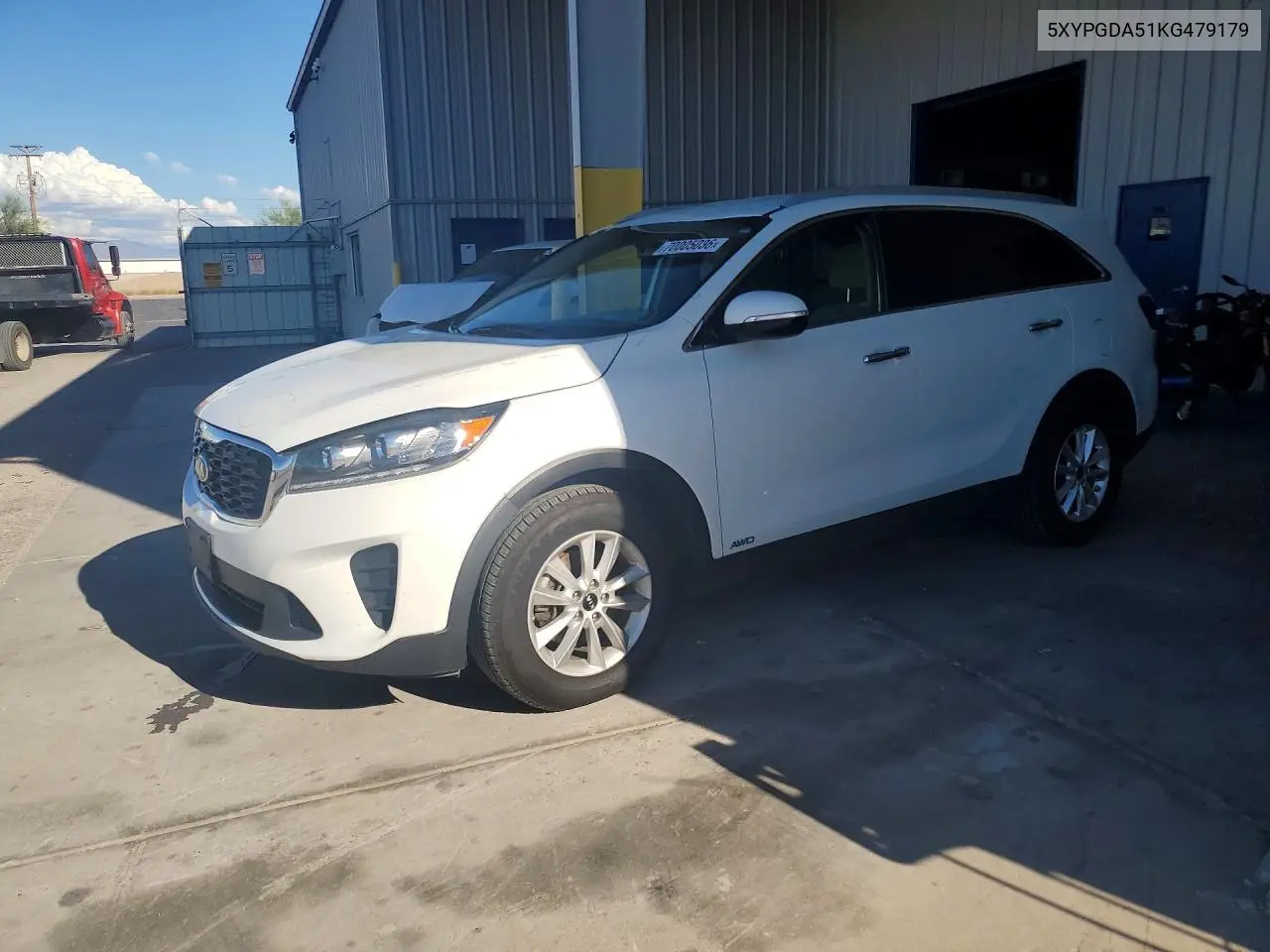 KIA SORENTO 2019, VIN 5XYPGDA51KG479179