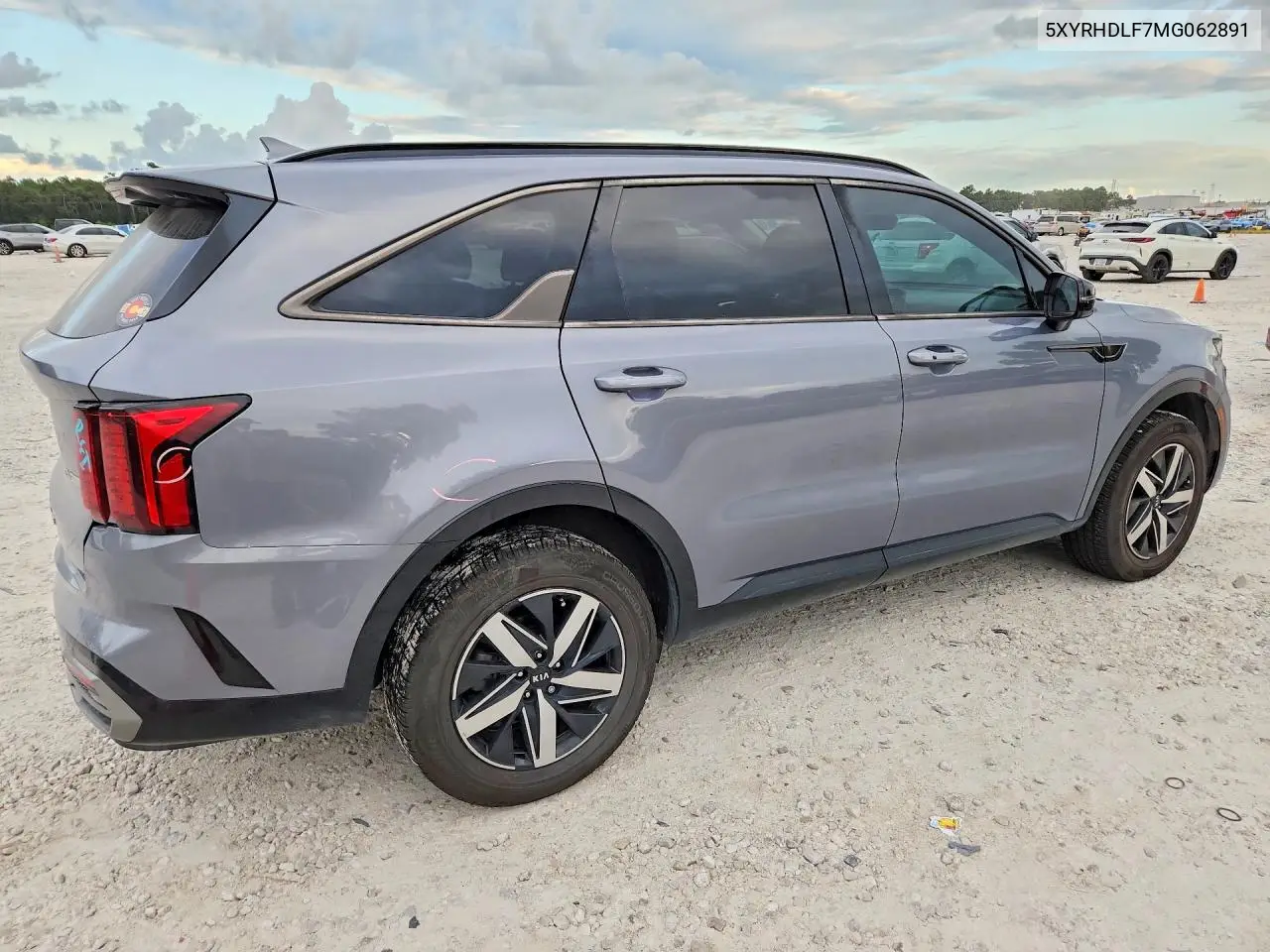 2021 KIA SORENTO VIN 5XYRHDLF7MG062891 — фото 3