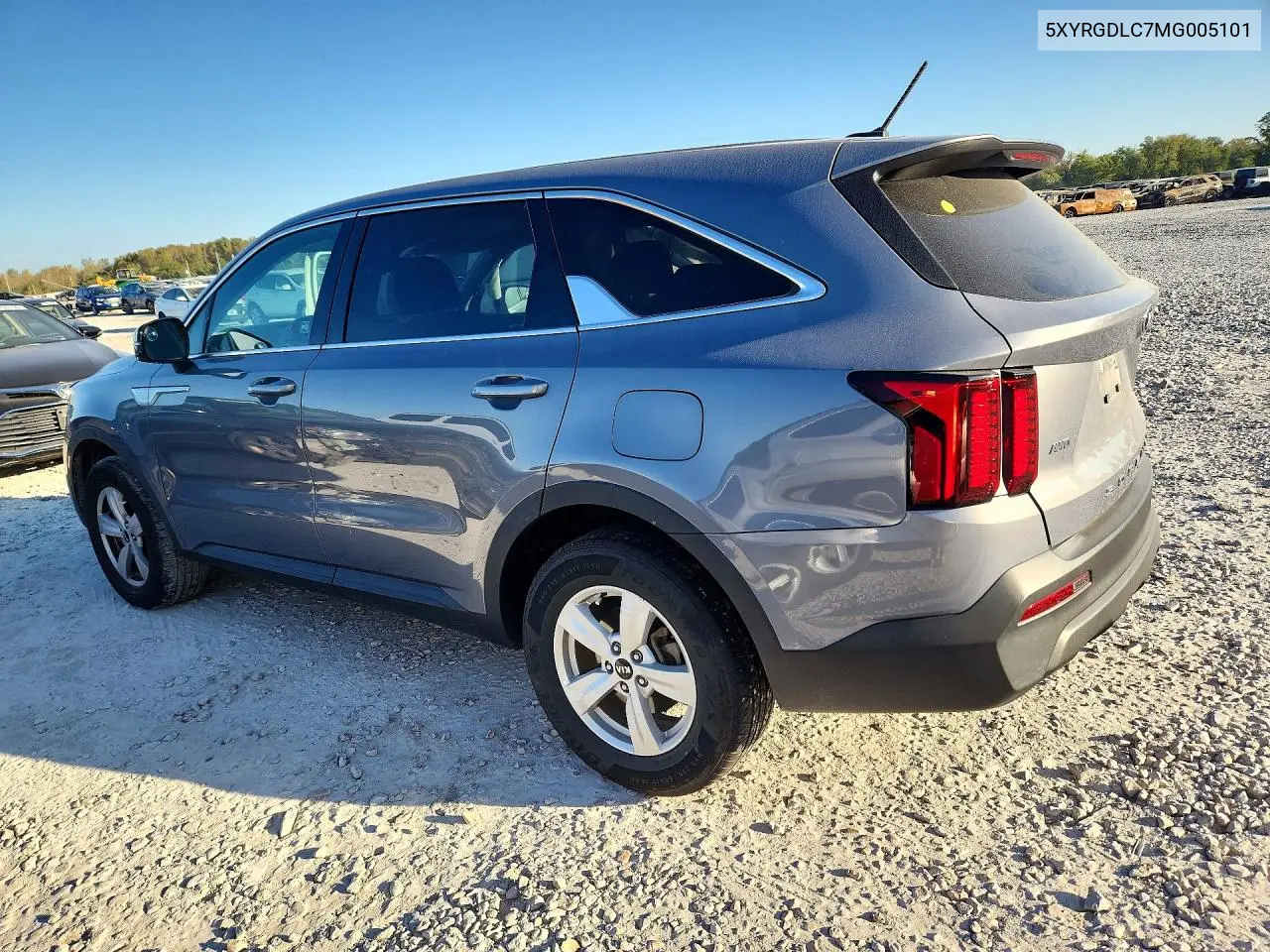 2021 KIA SORENTO VIN 5XYRGDLC7MG005101 — фото 2