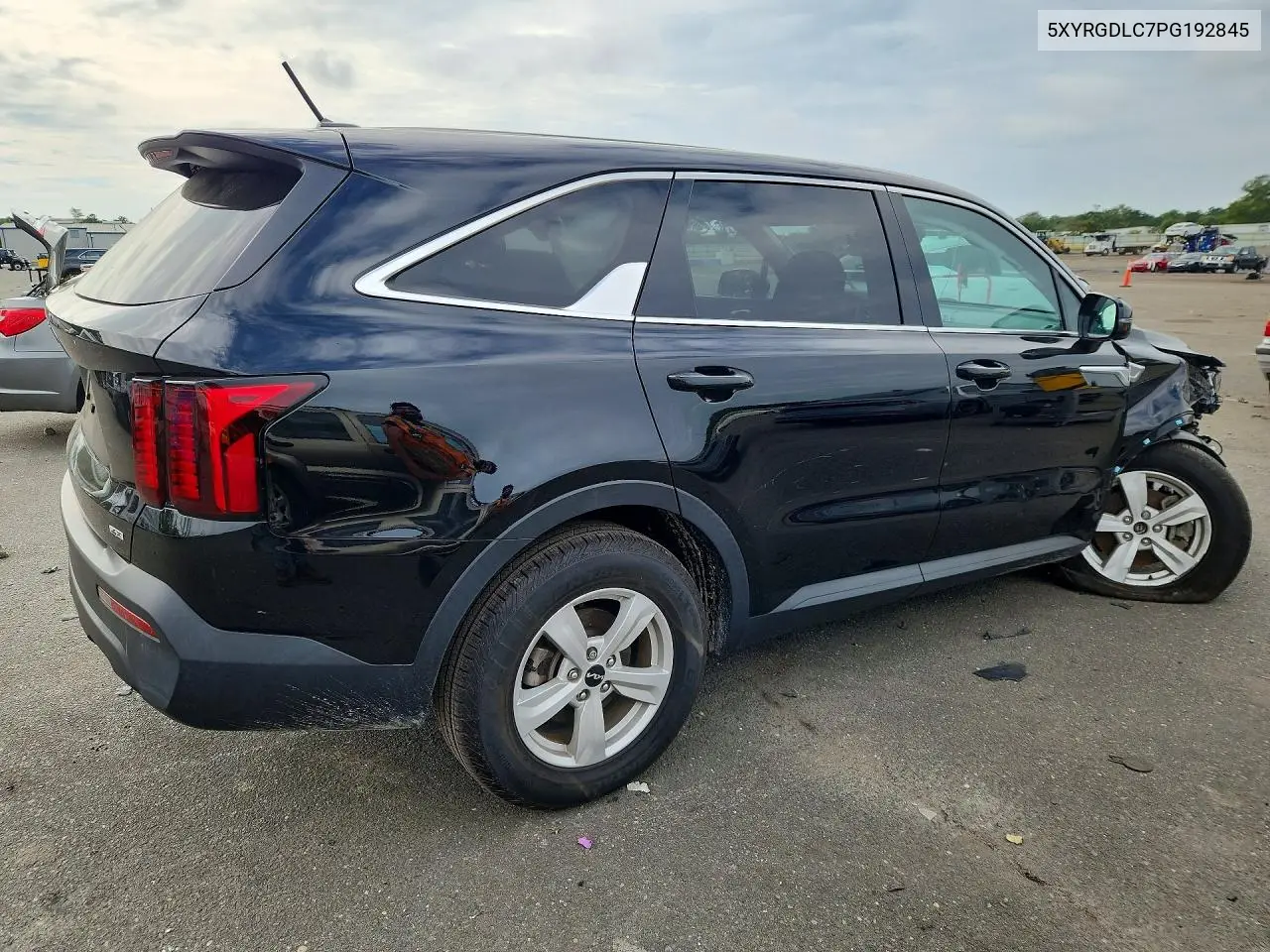 2023 KIA SORENTO VIN 5XYRGDLC7PG192845 — фото 3