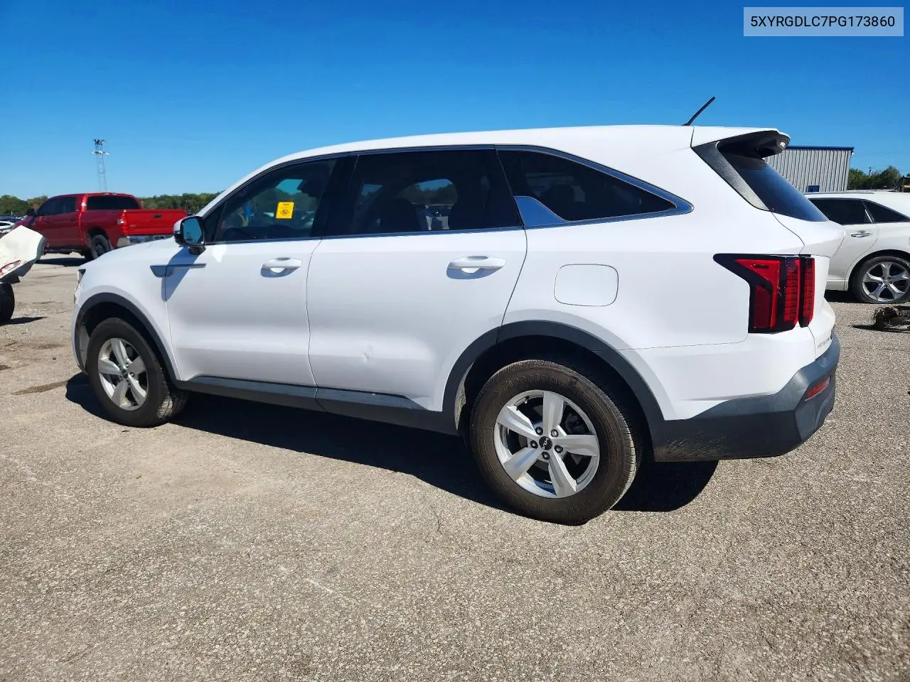 2023 KIA SORENTO VIN 5XYRGDLC7PG173860 — фото 2