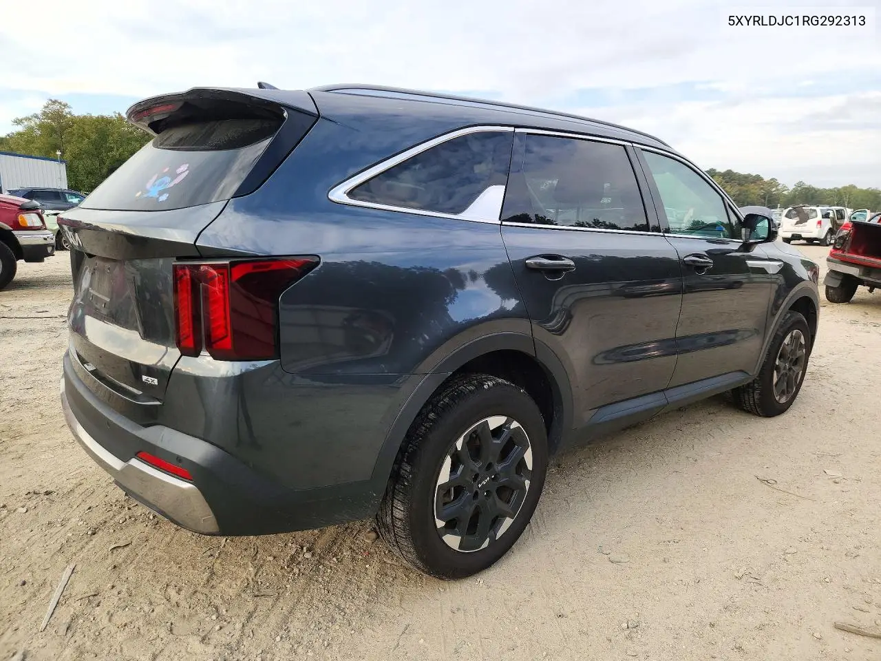2024 KIA SORENTO VIN 5XYRLDJC1RG292313 — фото 3
