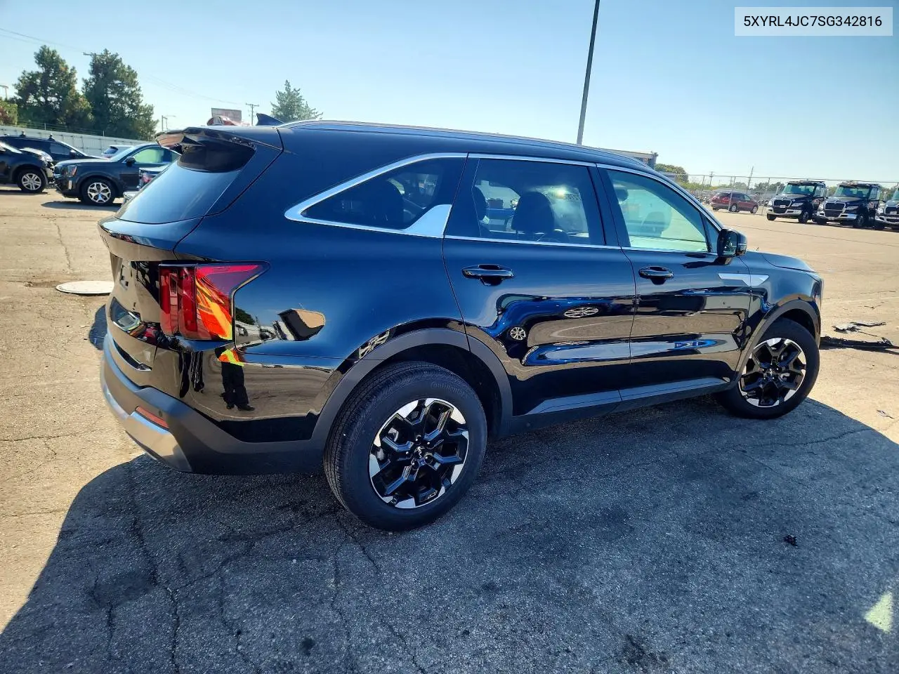 2025 KIA SORENTO VIN 5XYRL4JC7SG342816 — фото 3