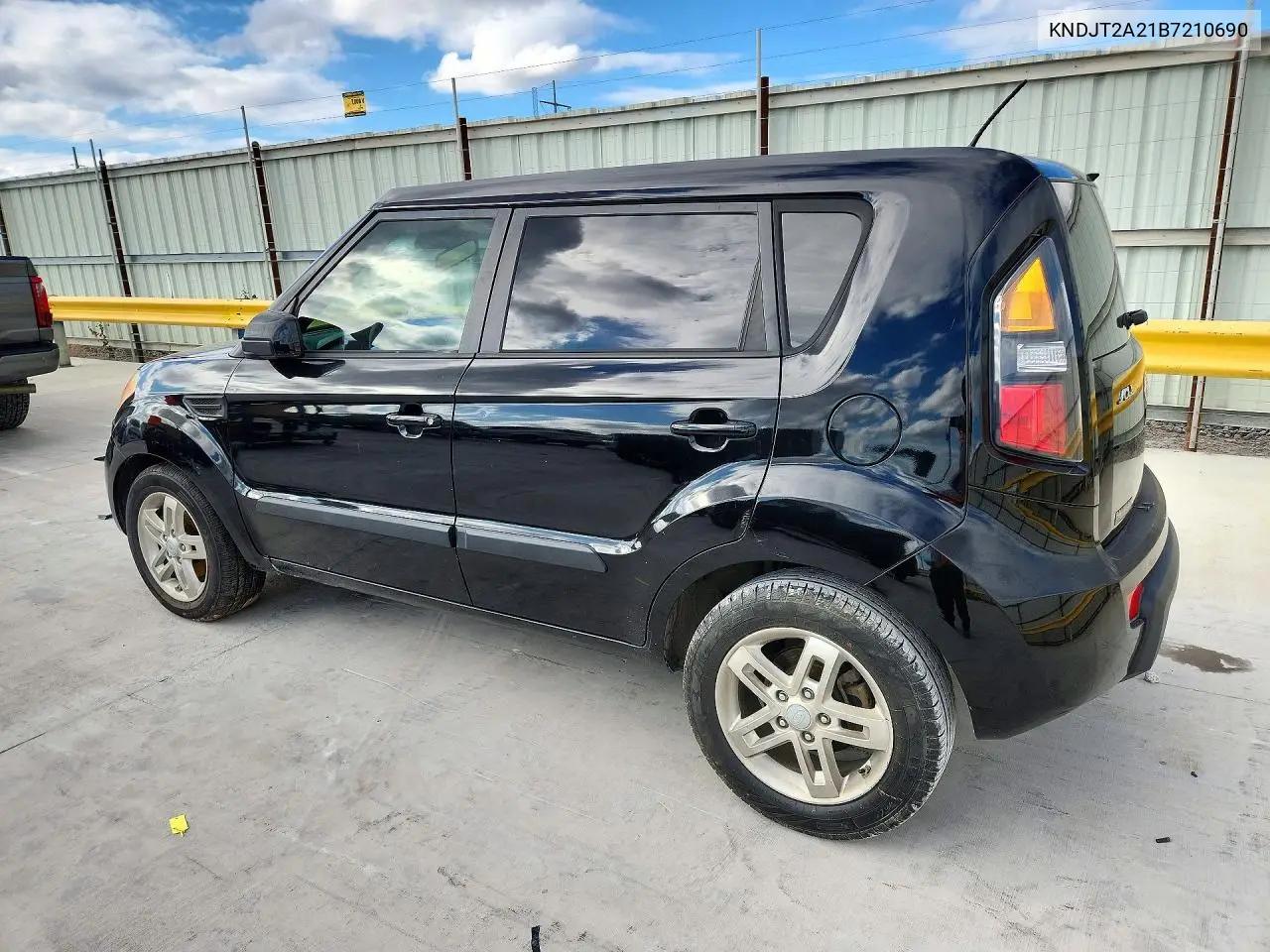 2011 KIA SOUL VIN KNDJT2A21B7210690 — фото 2