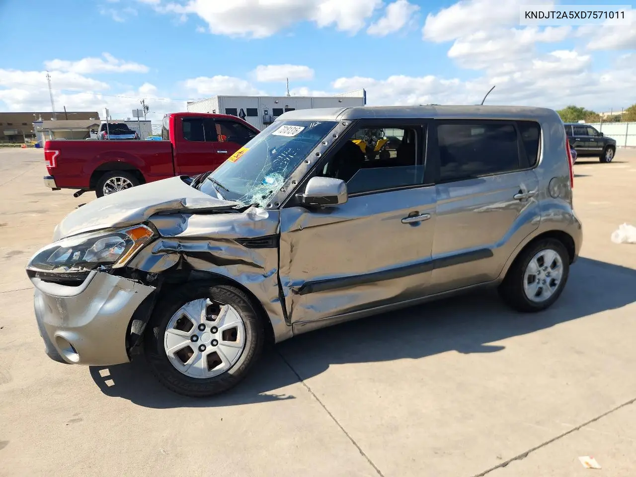 KIA SOUL 2013, VIN KNDJT2A5XD7571011