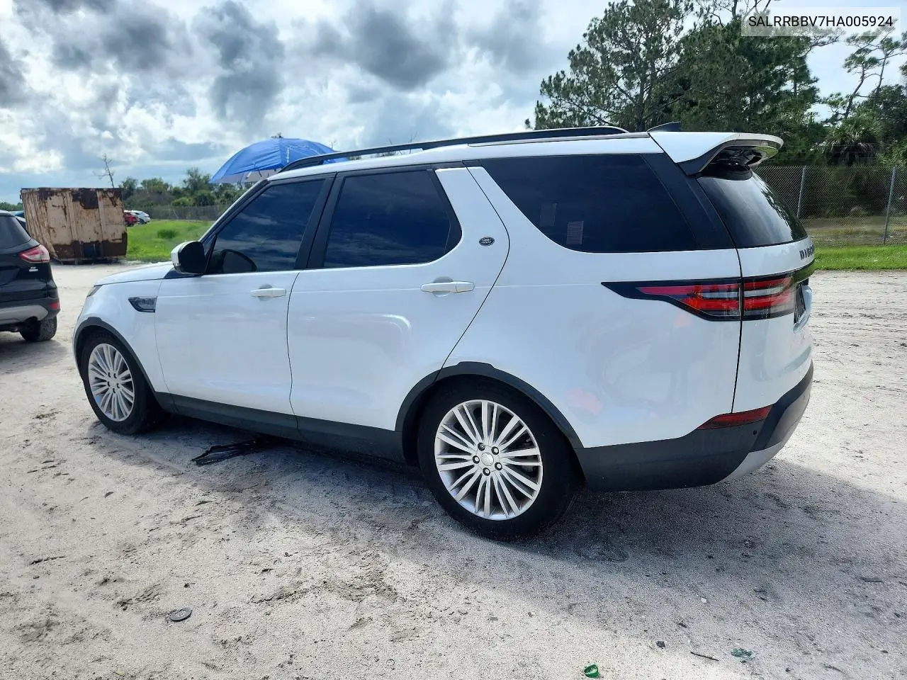 2017 LAND ROVER DISCOVERY VIN SALRRBBV7HA005924 — фото 2
