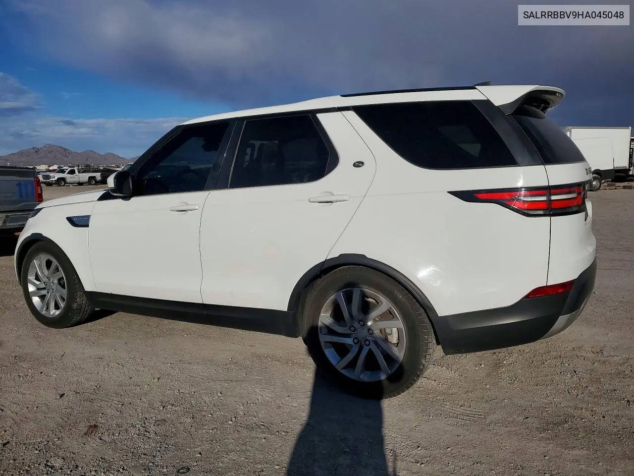 2017 LAND ROVER DISCOVERY VIN SALRRBBV9HA045048 — фото 2