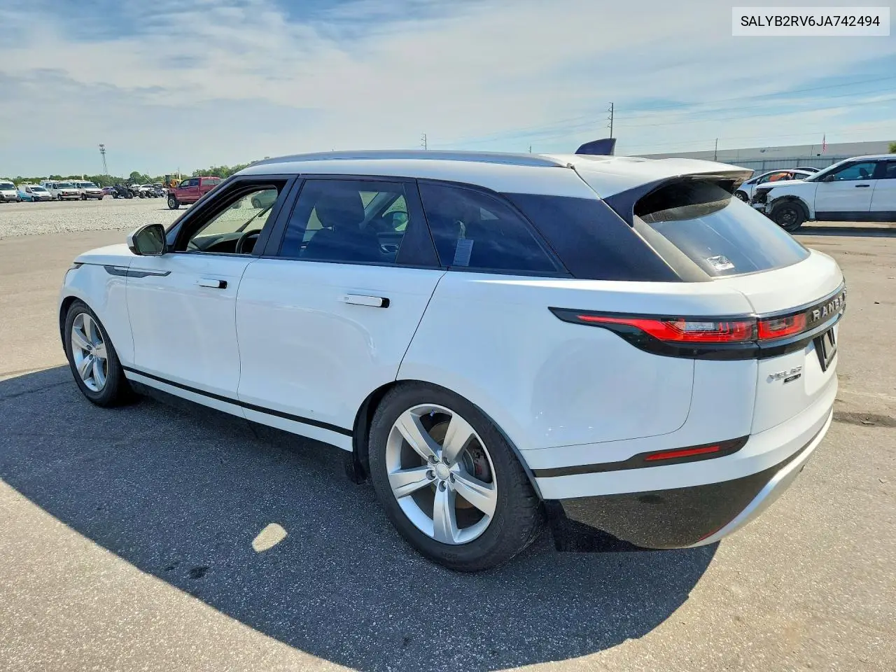 2018 LAND ROVER RANGE ROVER VELAR VIN SALYB2RV6JA742494 — фото 2