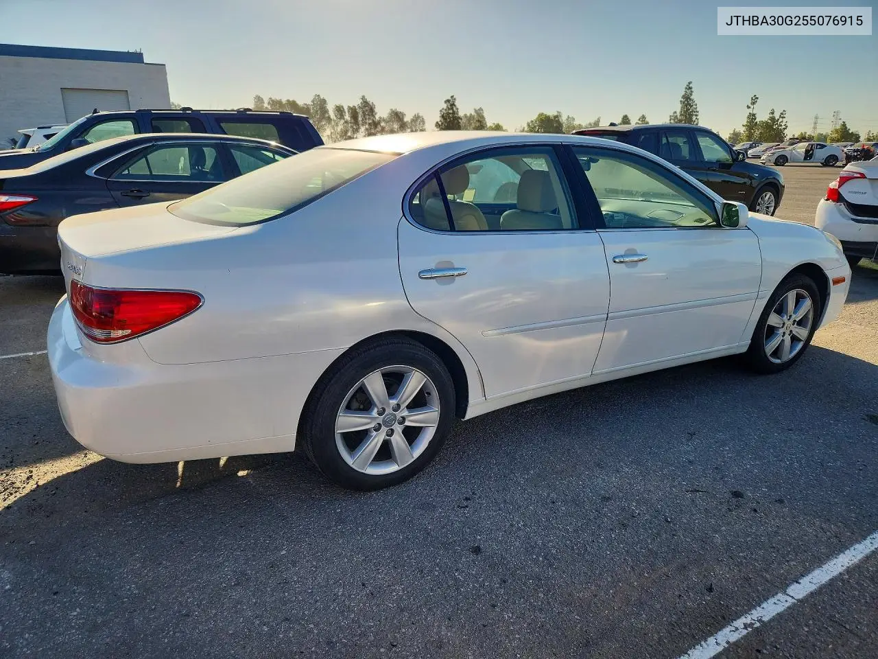 2005 LEXUS ES VIN JTHBA30G255076915 — фото 3
