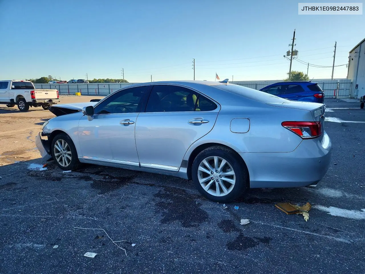 2011 LEXUS ES VIN JTHBK1EG9B2447883 — фото 2