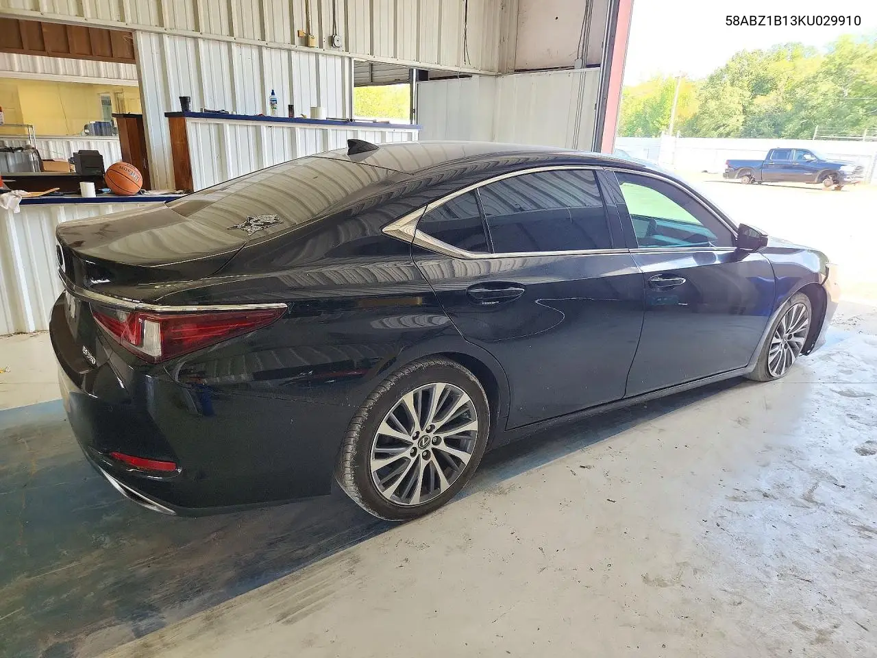 2019 LEXUS ES VIN 58ABZ1B13KU029910 — фото 3