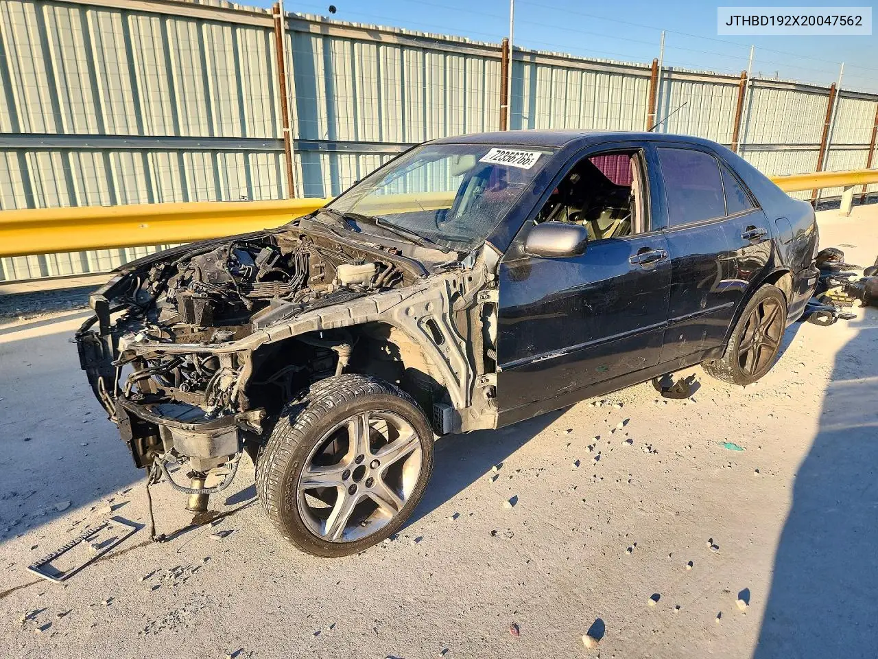 LEXUS IS 2002, VIN JTHBD192X20047562