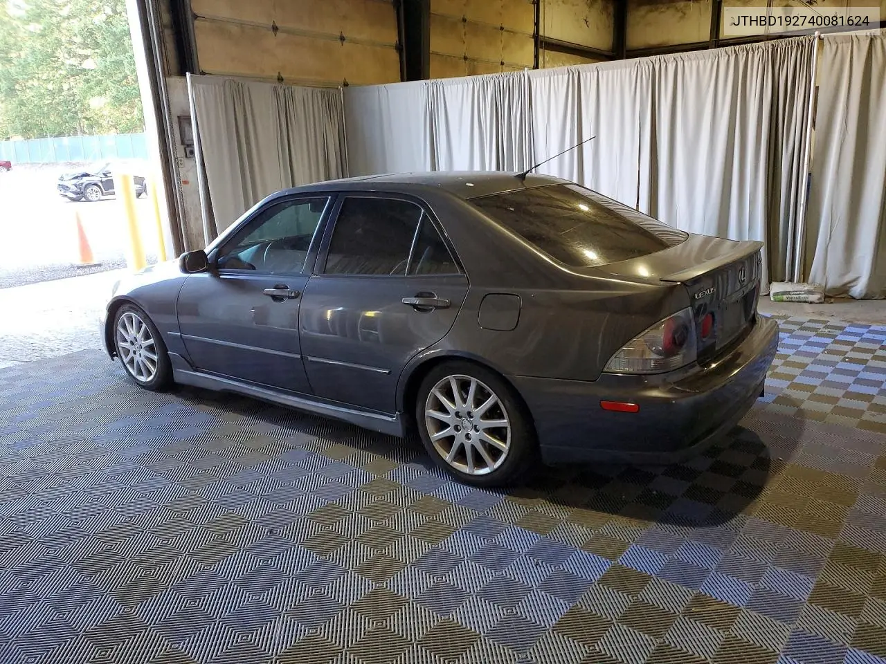 2004 LEXUS IS VIN JTHBD192740081624 — фото 2