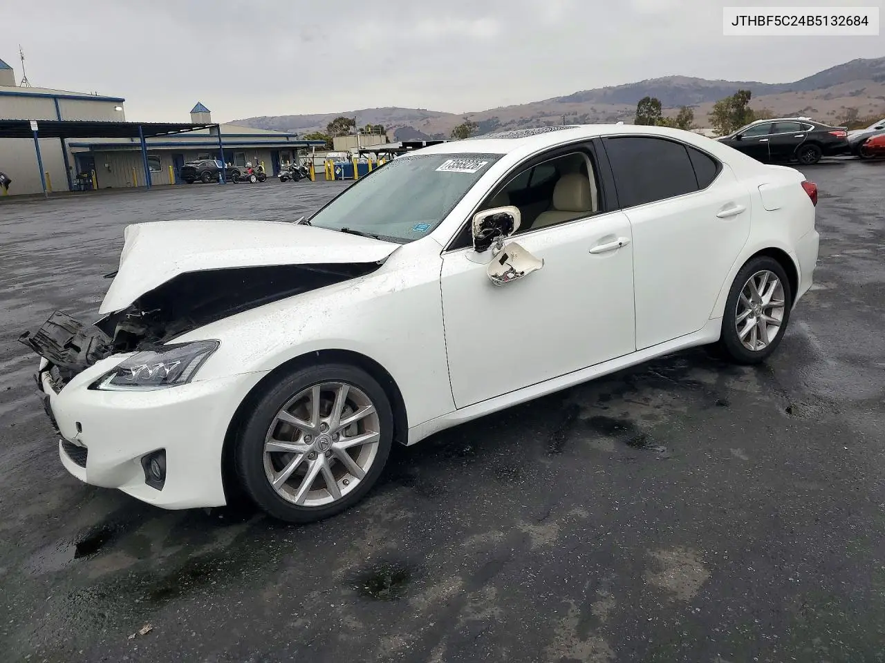 LEXUS IS 2011, VIN JTHBF5C24B5132684