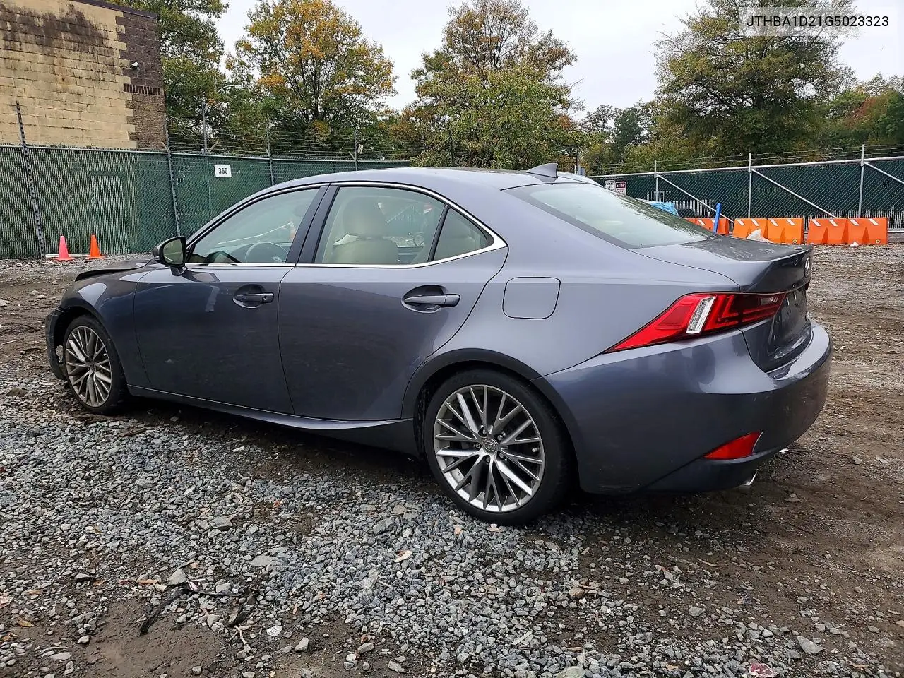 2016 LEXUS IS VIN JTHBA1D21G5023323 — фото 2