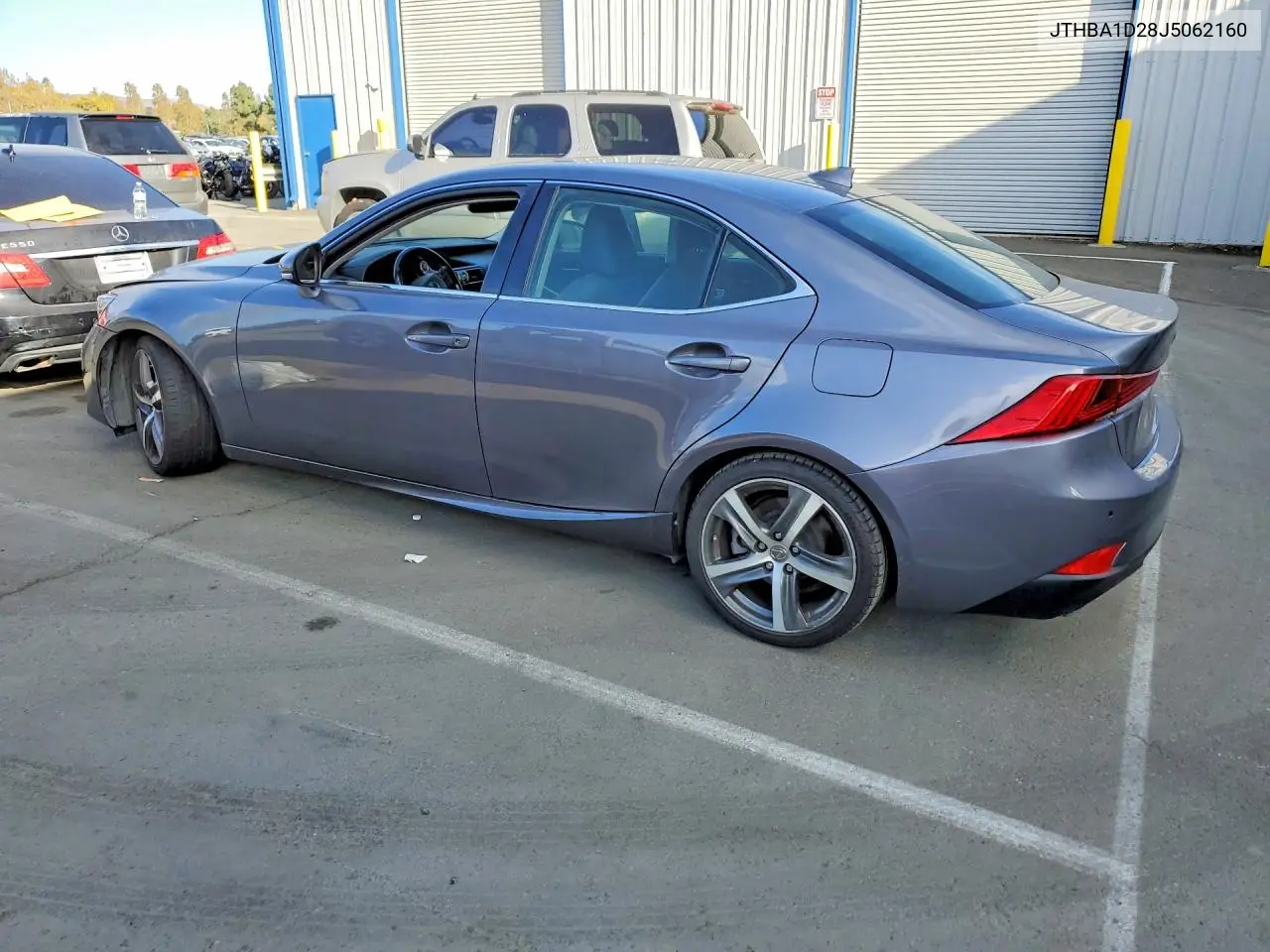 2018 LEXUS IS VIN JTHBA1D28J5062160 — фото 2