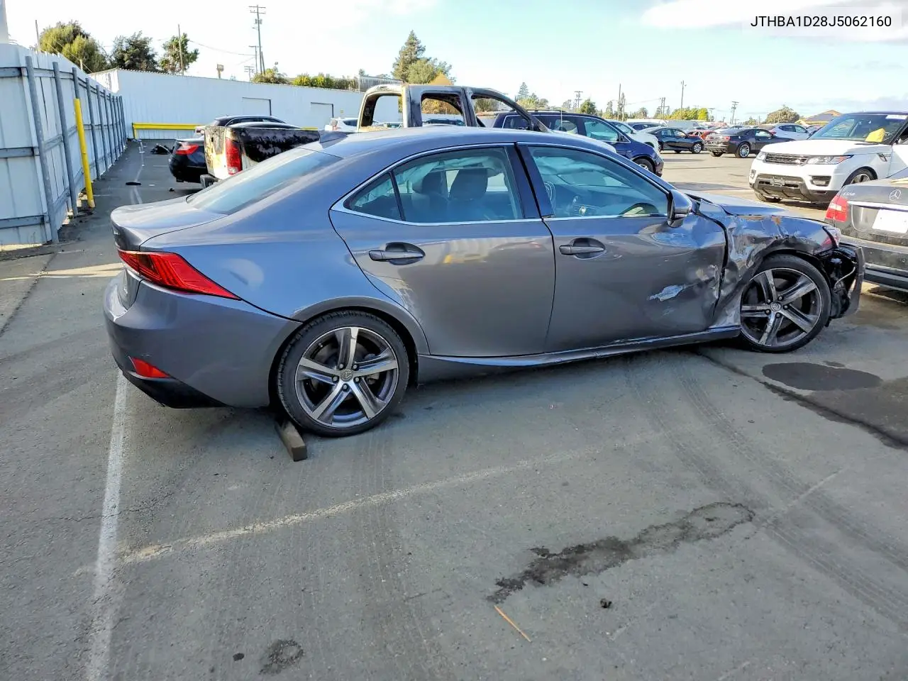 2018 LEXUS IS VIN JTHBA1D28J5062160 — фото 3
