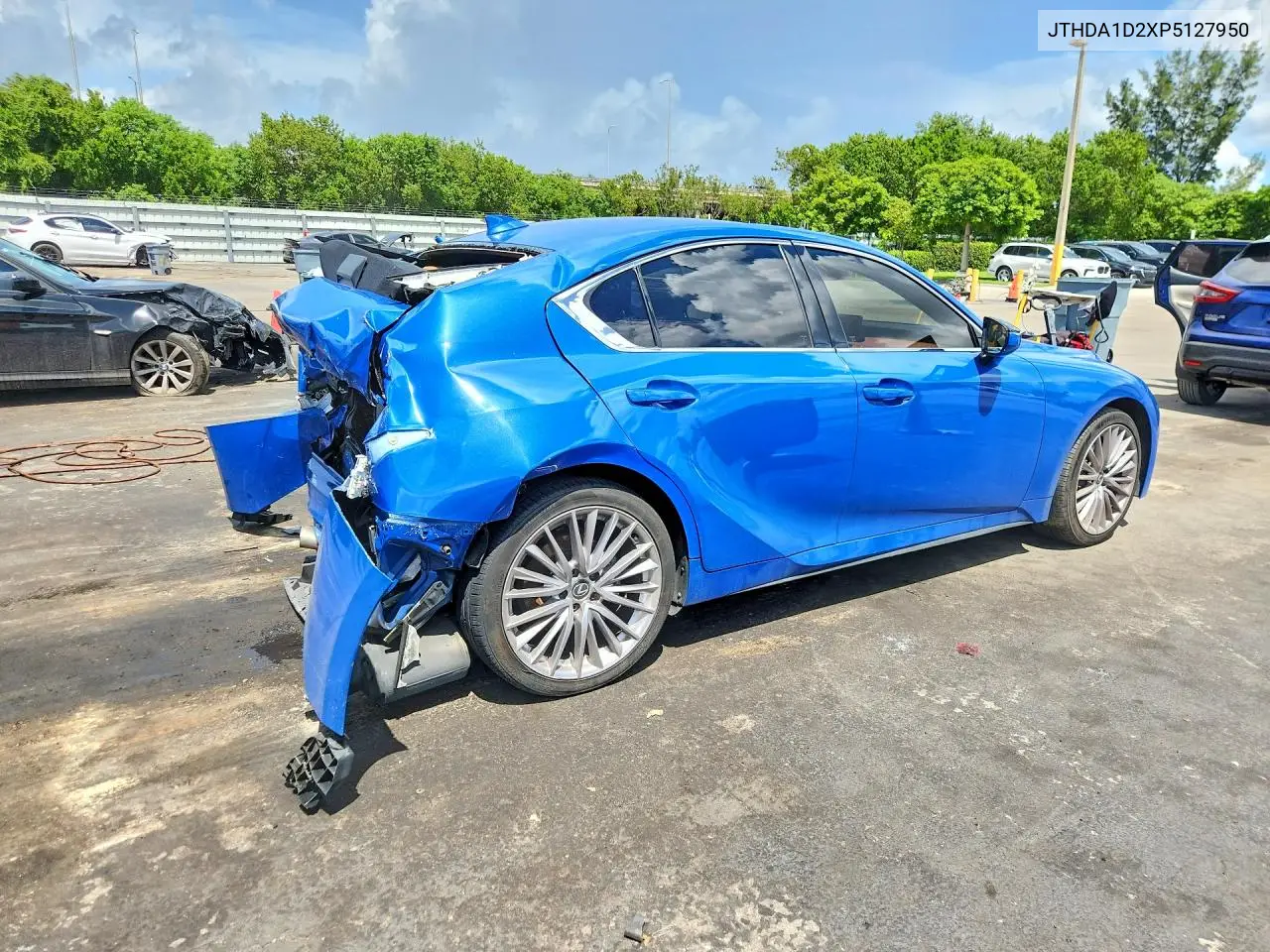 2023 LEXUS IS VIN JTHDA1D2XP5127950 — фото 3
