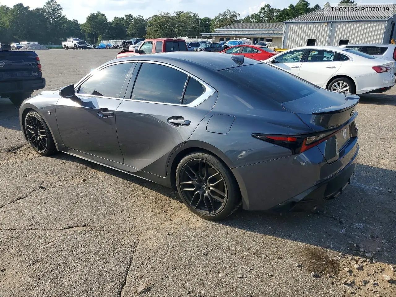 2023 LEXUS IS VIN JTHGZ1B24P5070119 — фото 2
