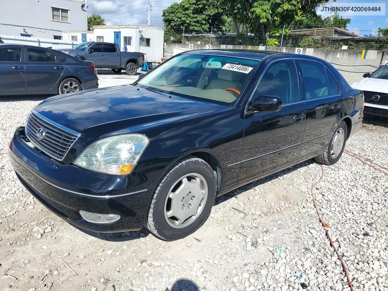 LEXUS LS 2002, VIN JTHBN30F420069484