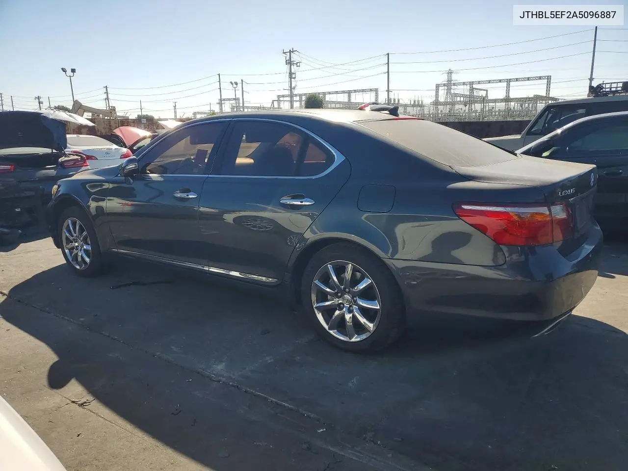 2010 LEXUS LS VIN JTHBL5EF2A5096887 — фото 2