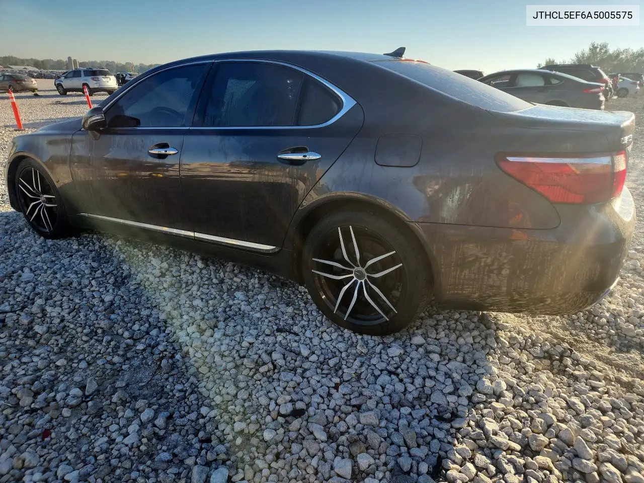 2010 LEXUS LS VIN JTHCL5EF6A5005575 — фото 2