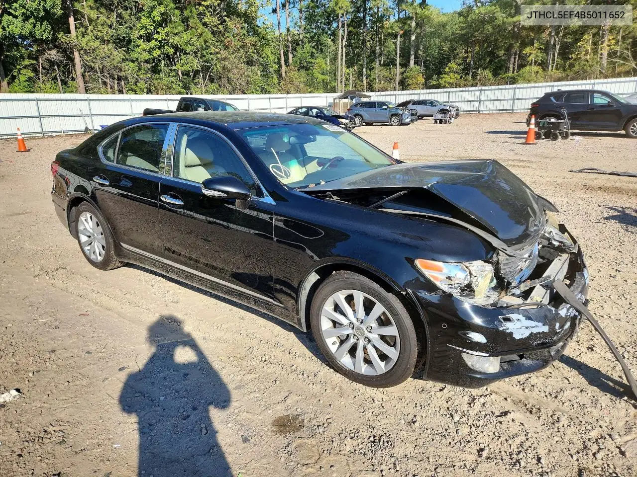 2011 LEXUS LS VIN JTHCL5EF4B5011652 — фото 4