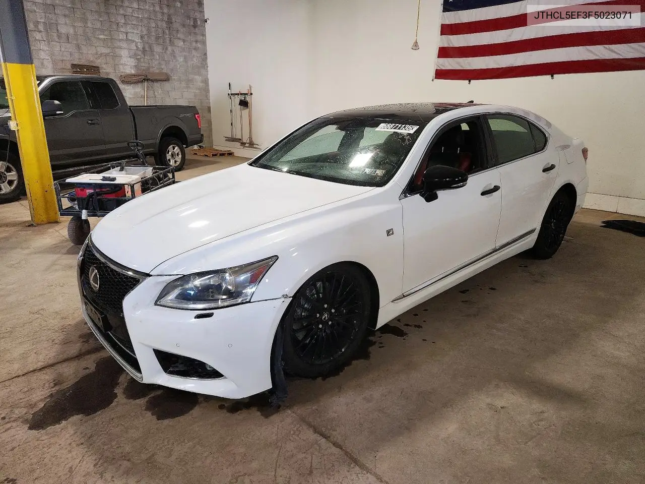 LEXUS LS 2015, VIN JTHCL5EF3F5023071