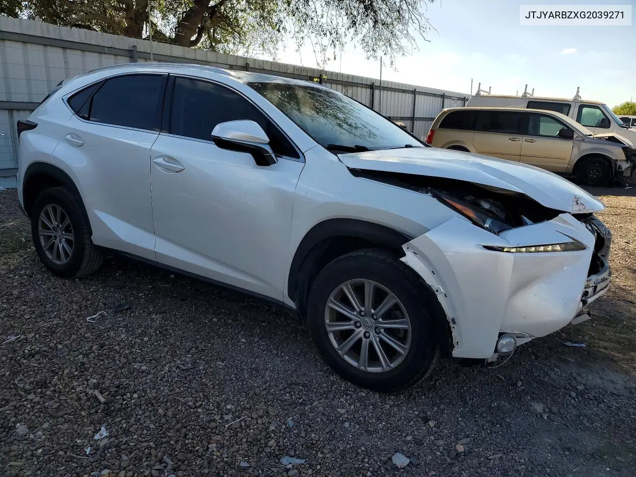 2016 LEXUS NX VIN JTJYARBZXG2039271 — фото 4