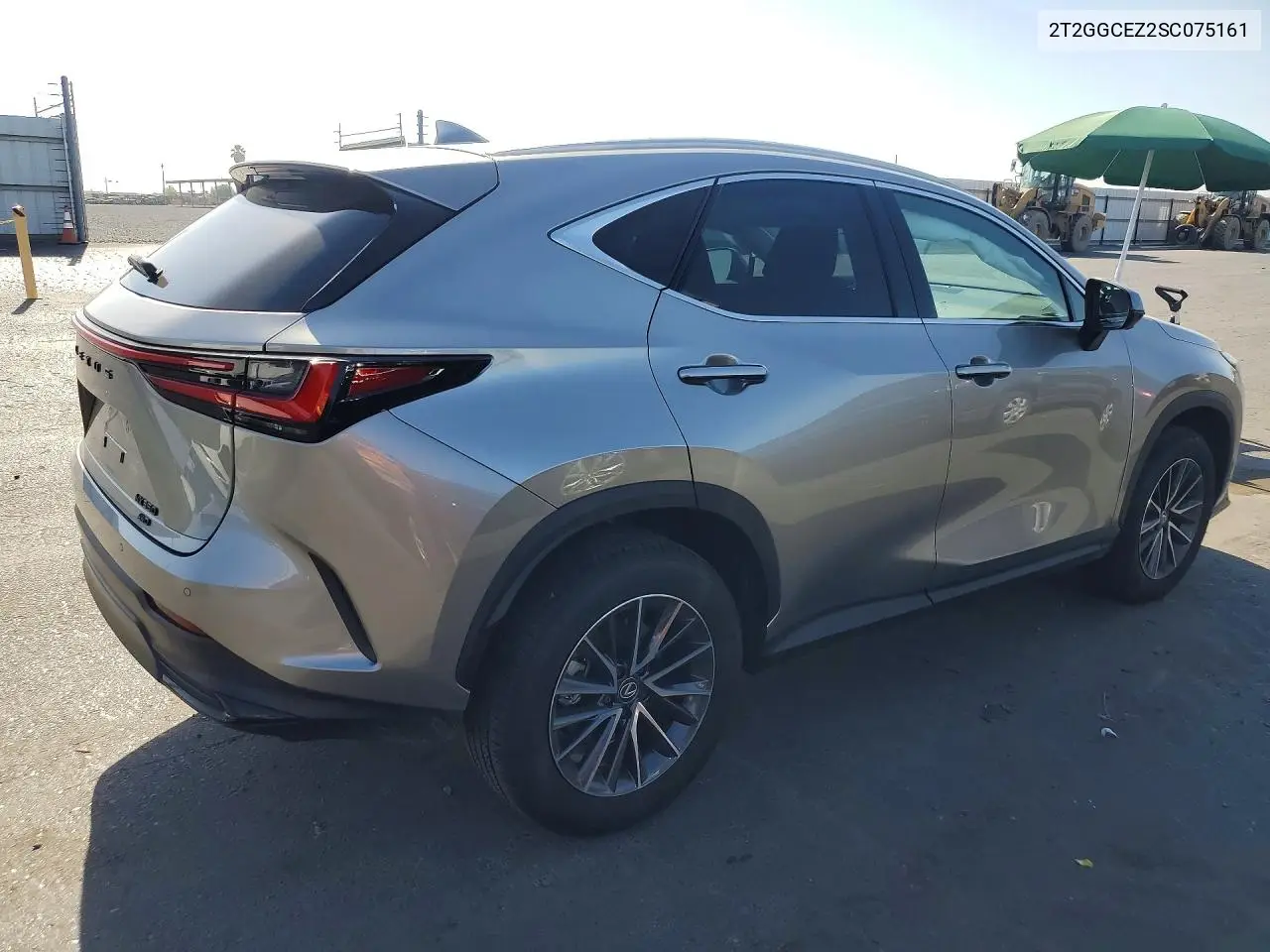 2025 LEXUS NX VIN 2T2GGCEZ2SC075161 — фото 3
