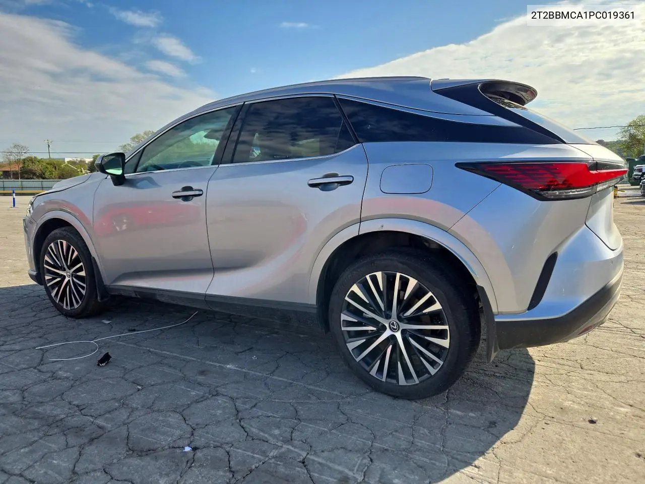 2023 LEXUS RX VIN 2T2BBMCA1PC019361 — фото 2