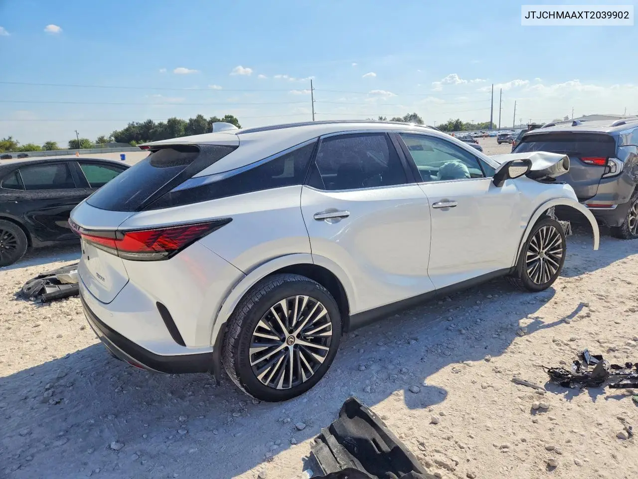 2026 LEXUS RX VIN JTJCHMAAXT2039902 — фото 3