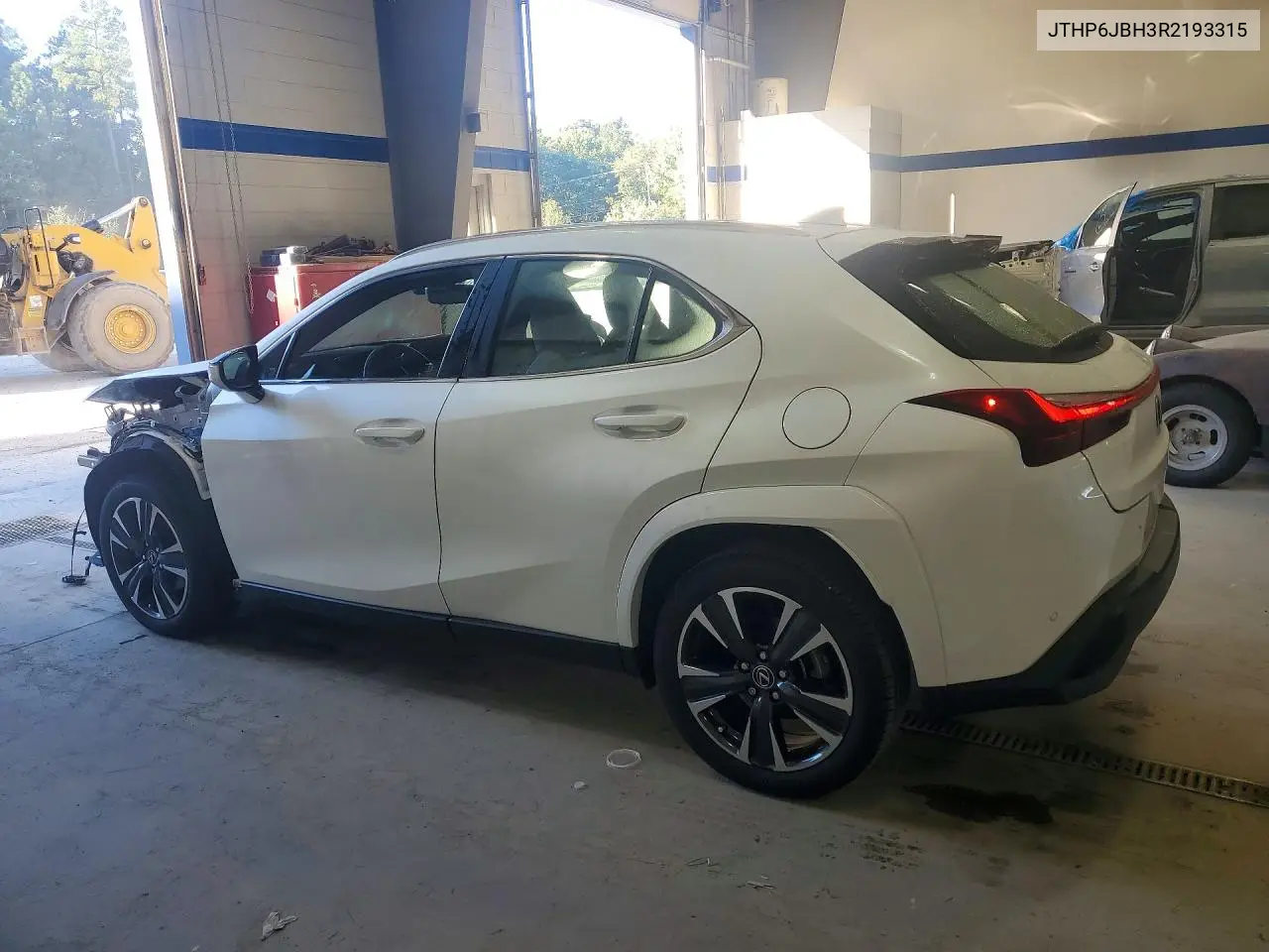 2024 LEXUS UX VIN JTHP6JBH3R2193315 — фото 2