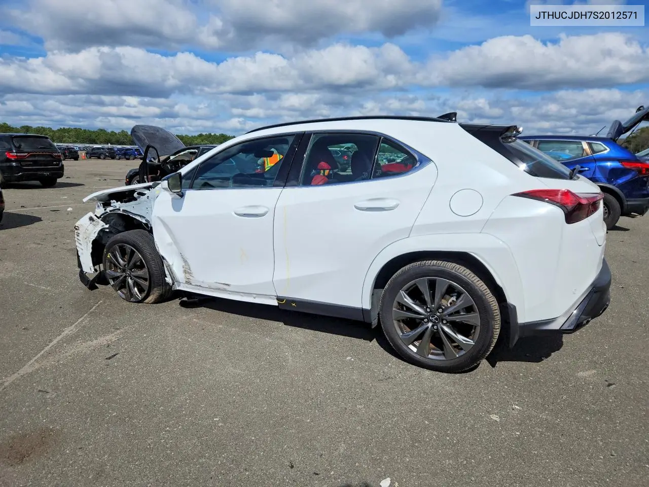 2025 LEXUS UX VIN JTHUCJDH7S2012571 — фото 2