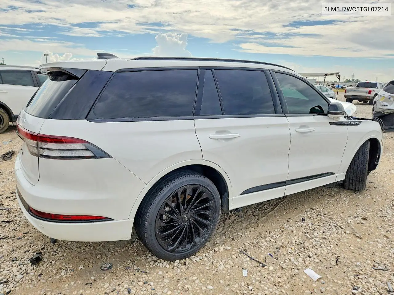 2026 LINCOLN AVIATOR VIN 5LM5J7WC5TGL07214 — фото 3