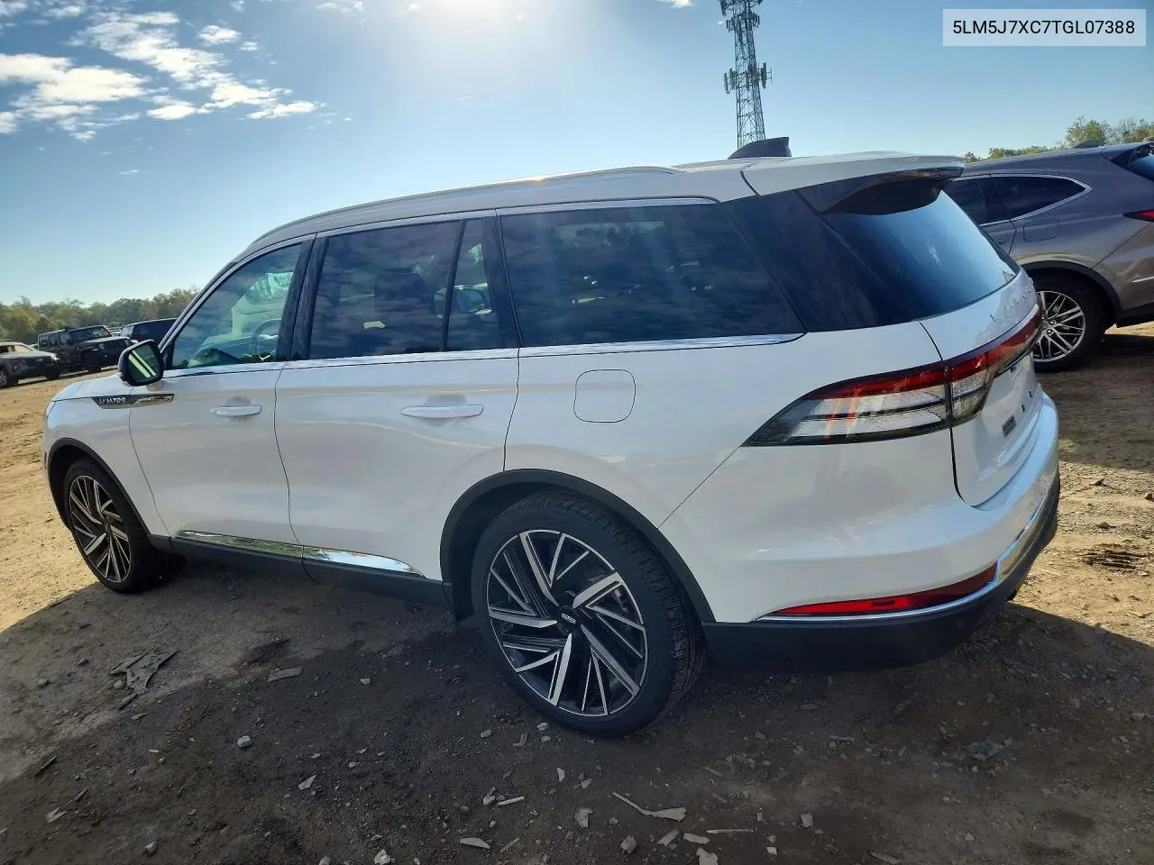 2026 LINCOLN AVIATOR VIN 5LM5J7XC7TGL07388 — фото 2
