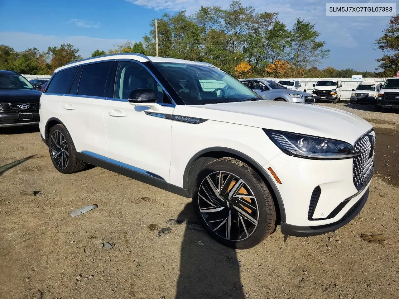 2026 LINCOLN AVIATOR VIN 5LM5J7XC7TGL07388 — фото 4
