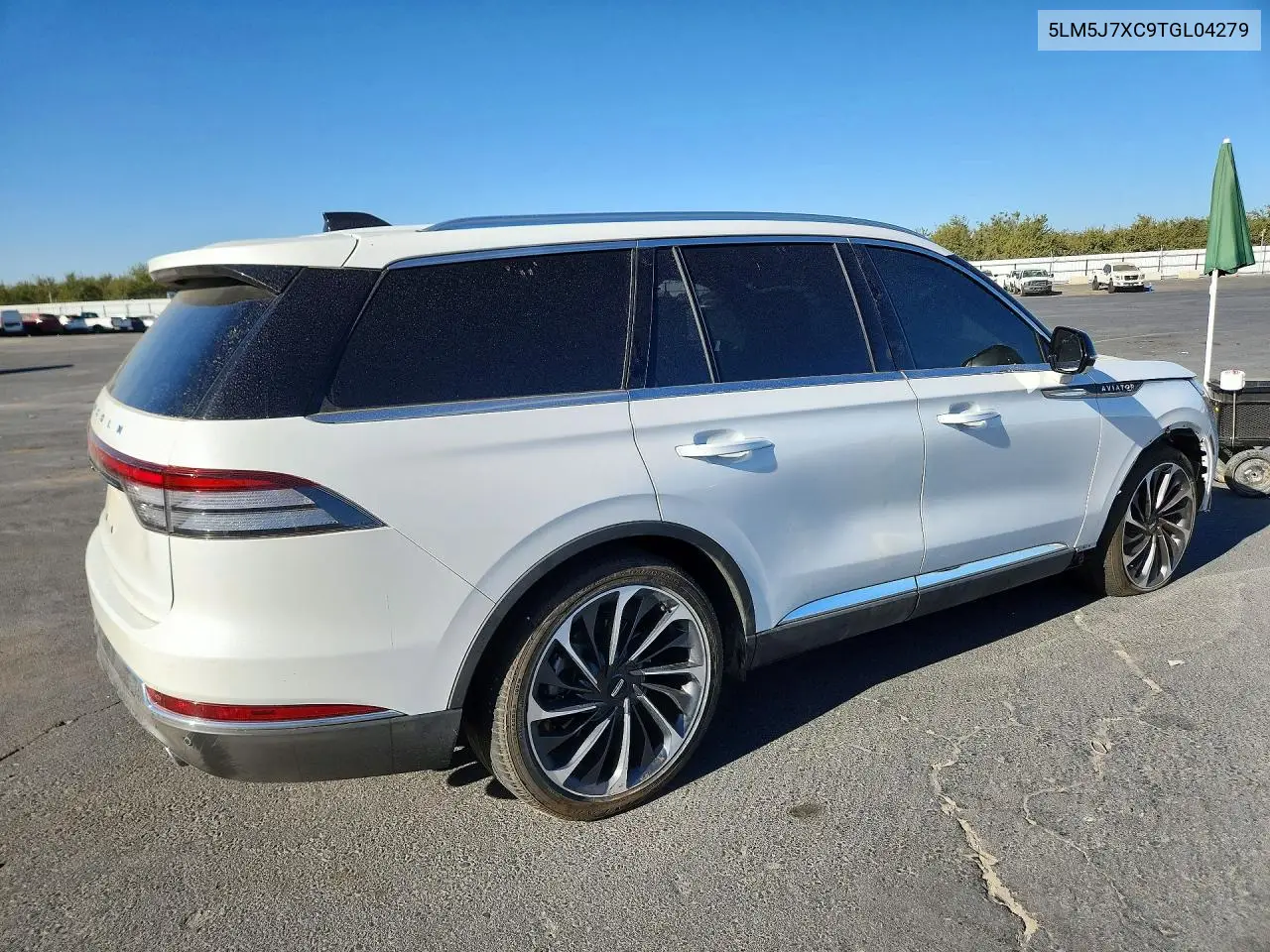 2026 LINCOLN AVIATOR VIN 5LM5J7XC9TGL04279 — фото 3